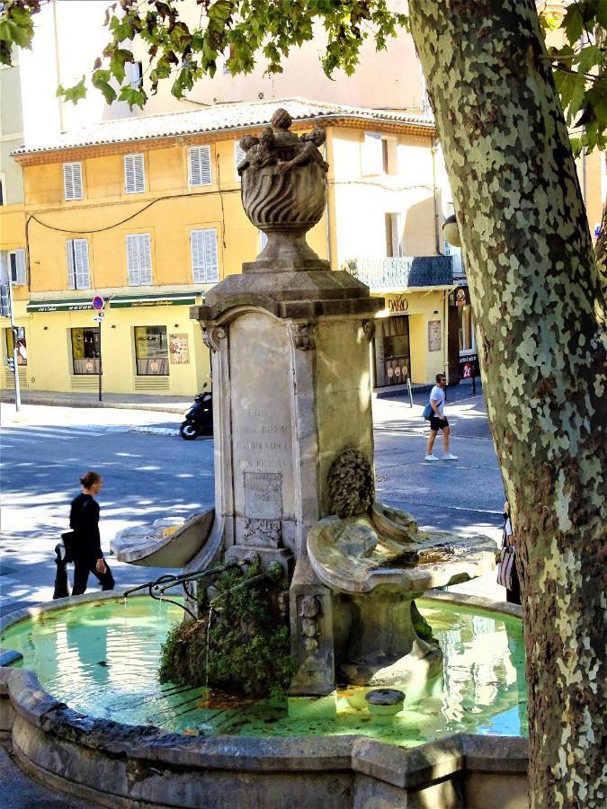 Blue Fountain Luxueux Studio Aix Centre Historique -Wifi-Smart Tv- Aix-en-Provence Bagian luar foto